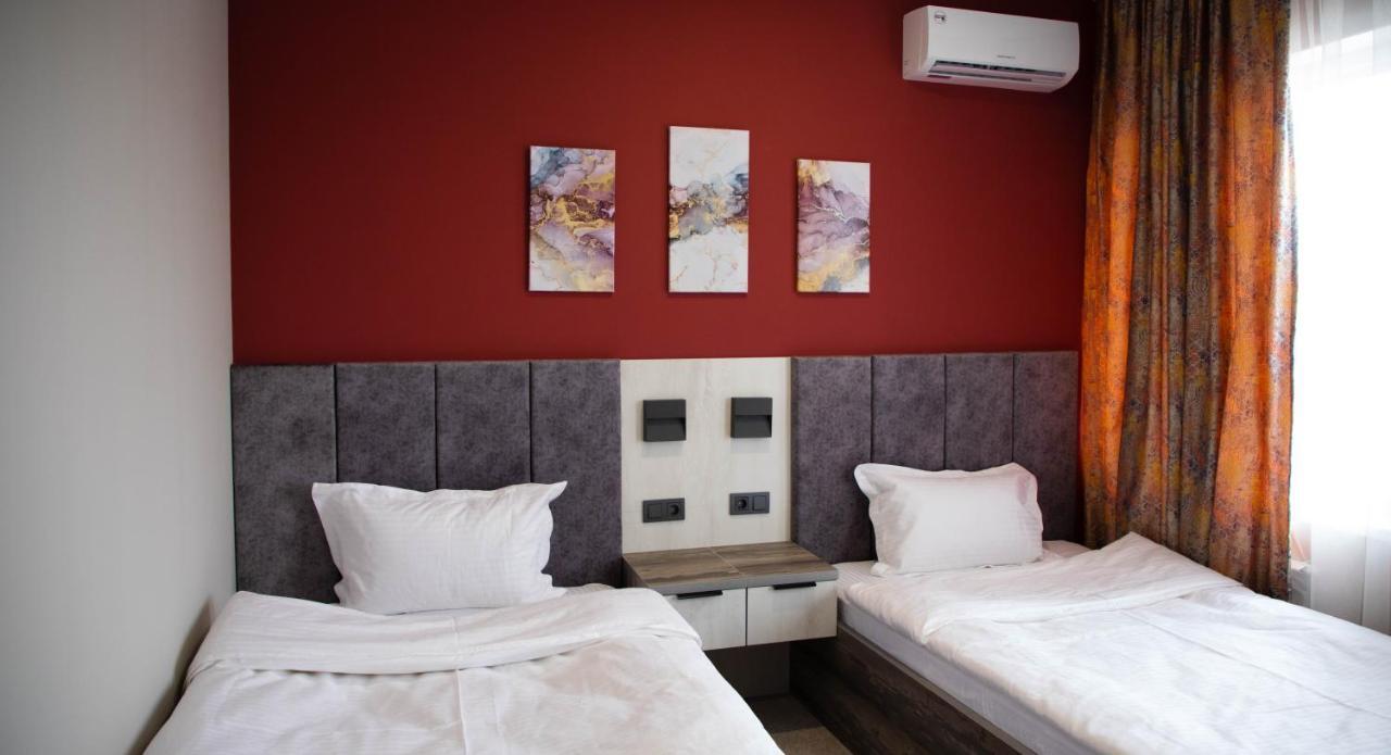 Hotel Zodiac Atyraū Zewnętrze zdjęcie